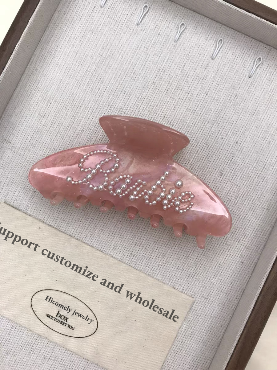 THE NAMEPLATE CUSTOMIZED CLAW IN PINK SUGAR
