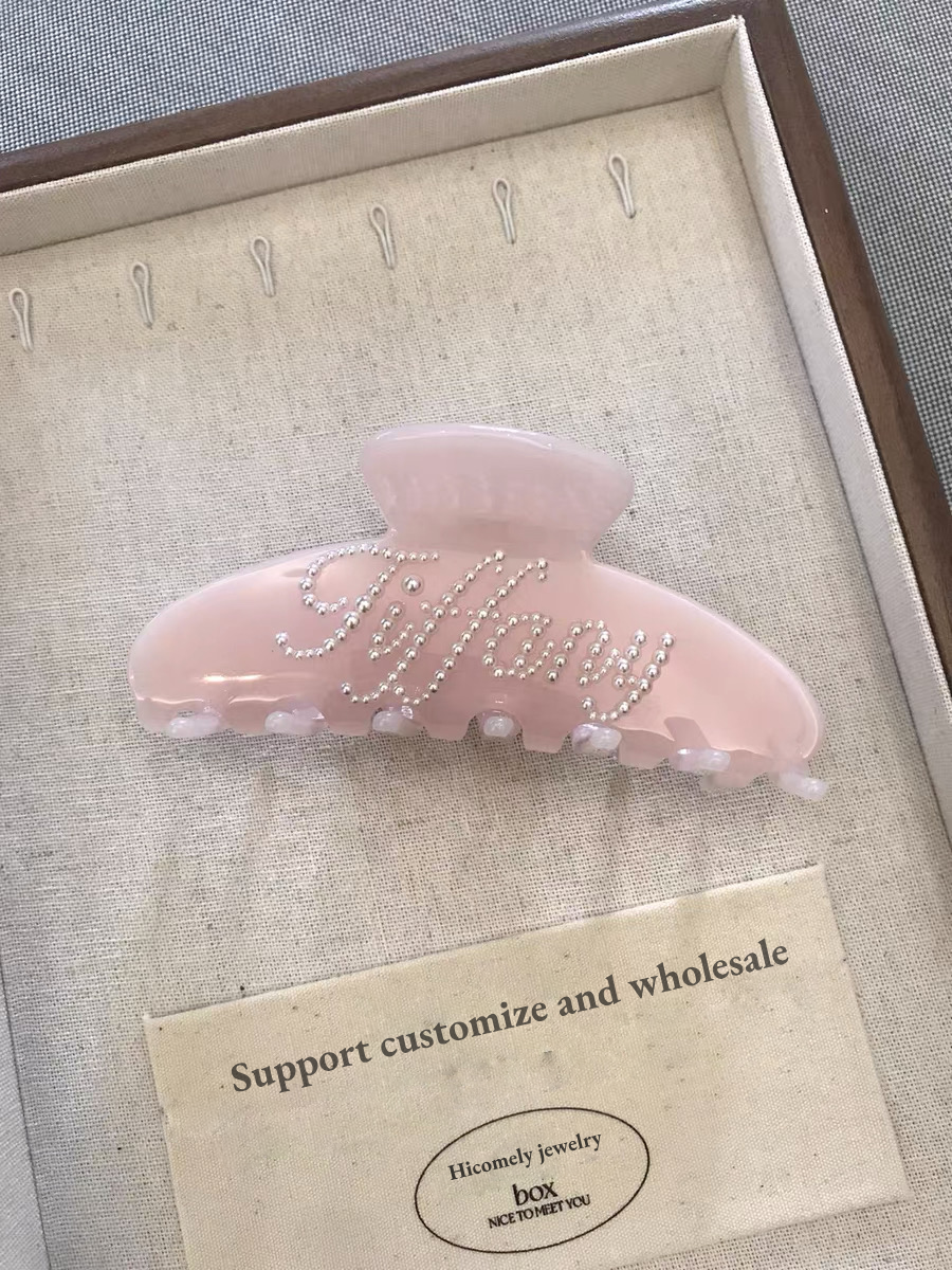 THE NAMEPLATE CUSTOMIZED CLAW IN PINK SUGAR