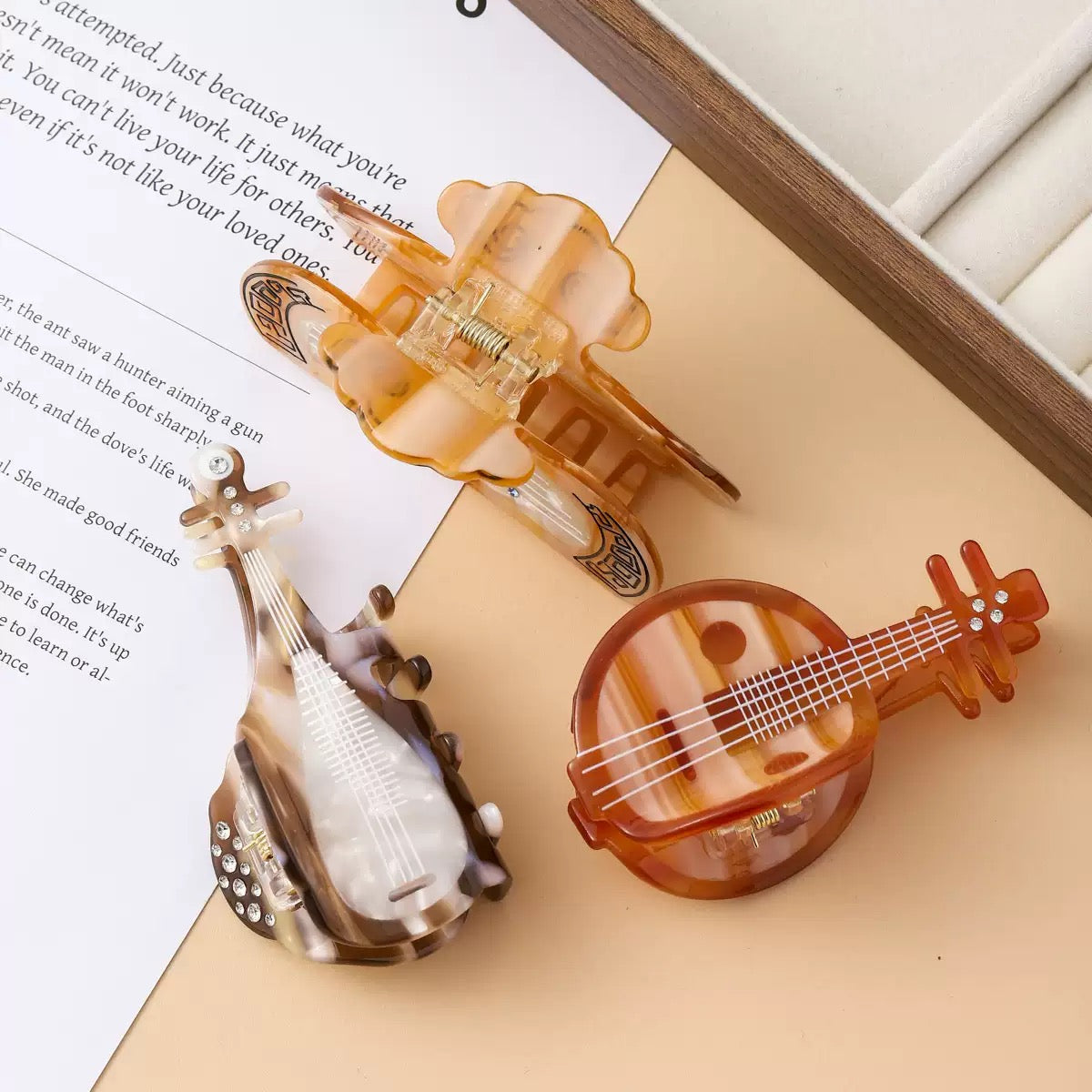 Classical musical hair claw