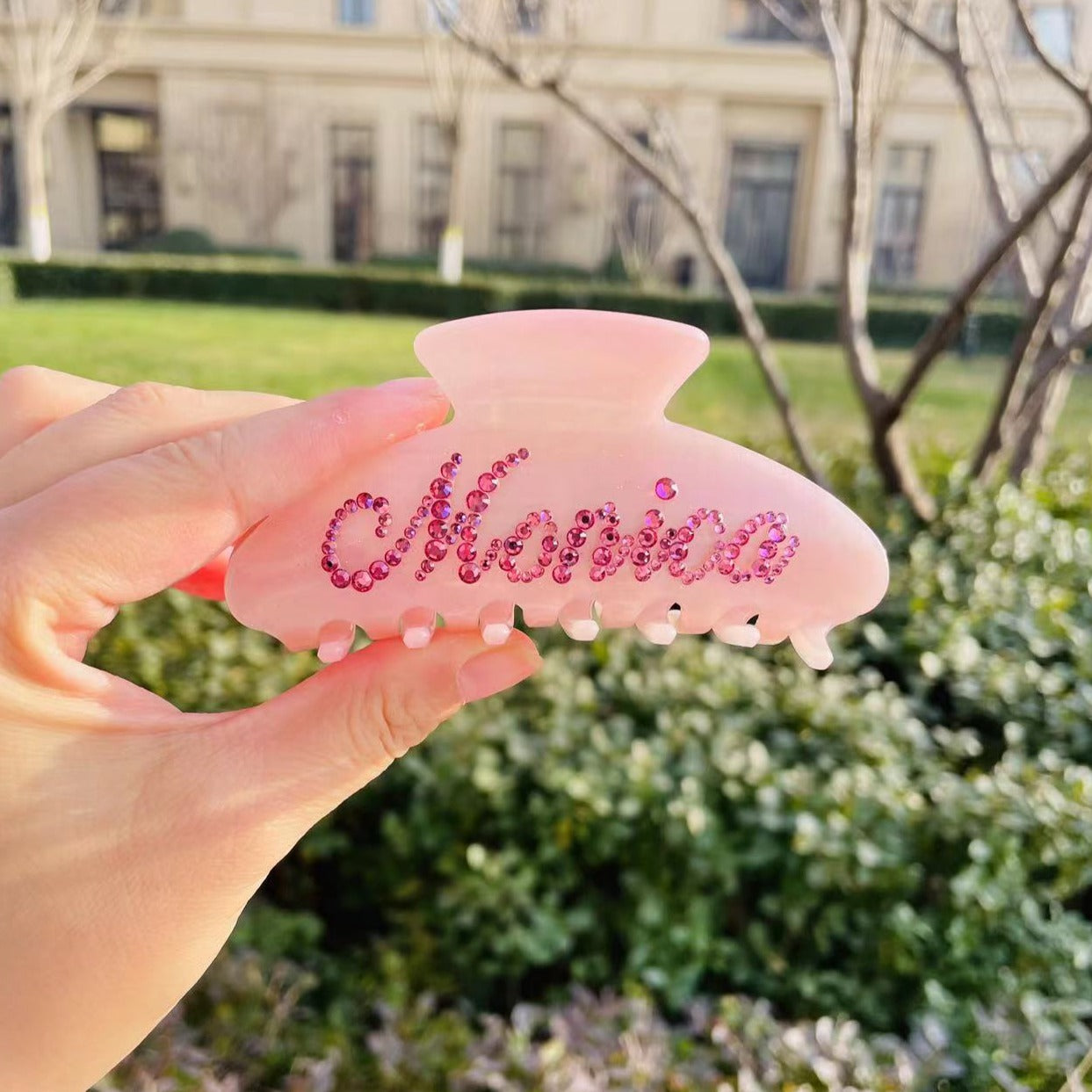 THE NAMEPLATE CUSTOMIZED CLAW IN PINK SUGAR