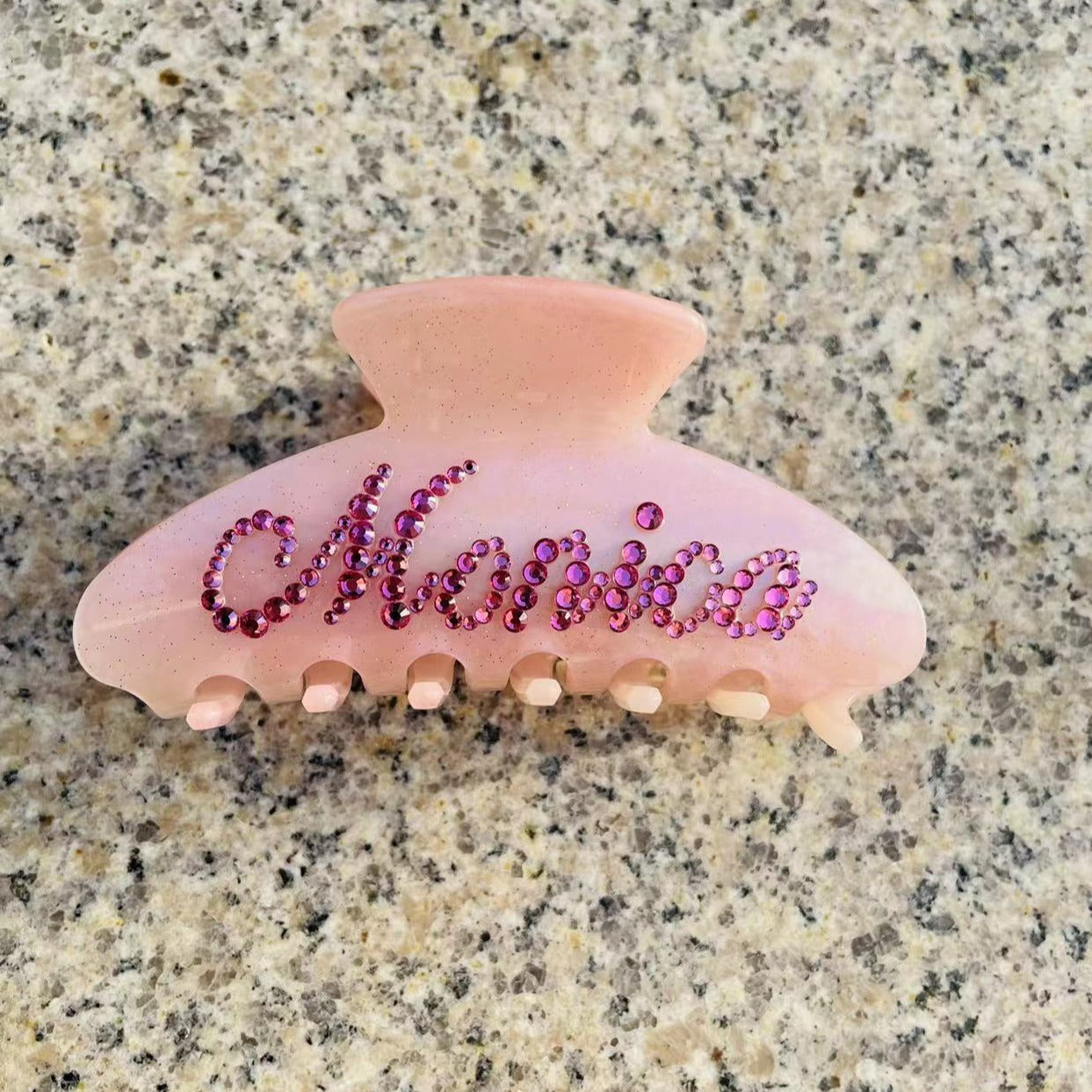 THE NAMEPLATE CUSTOMIZED CLAW IN PINK SUGAR