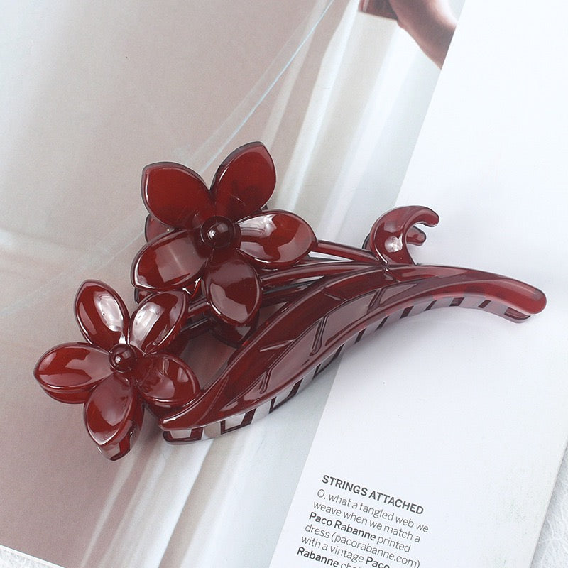 Bloom hair claw within Orange