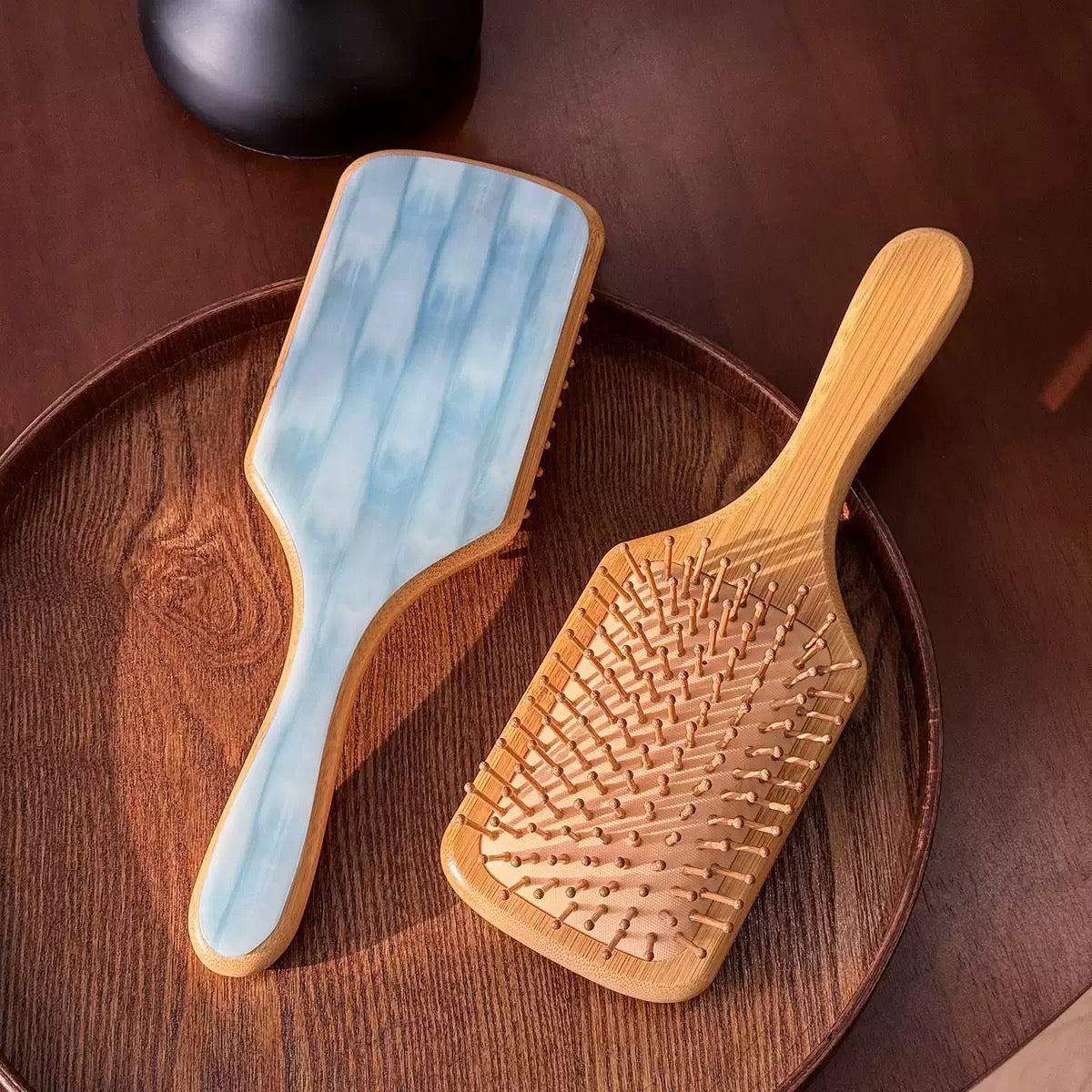 THE CUSTOMIZED PADDLE BRUSH