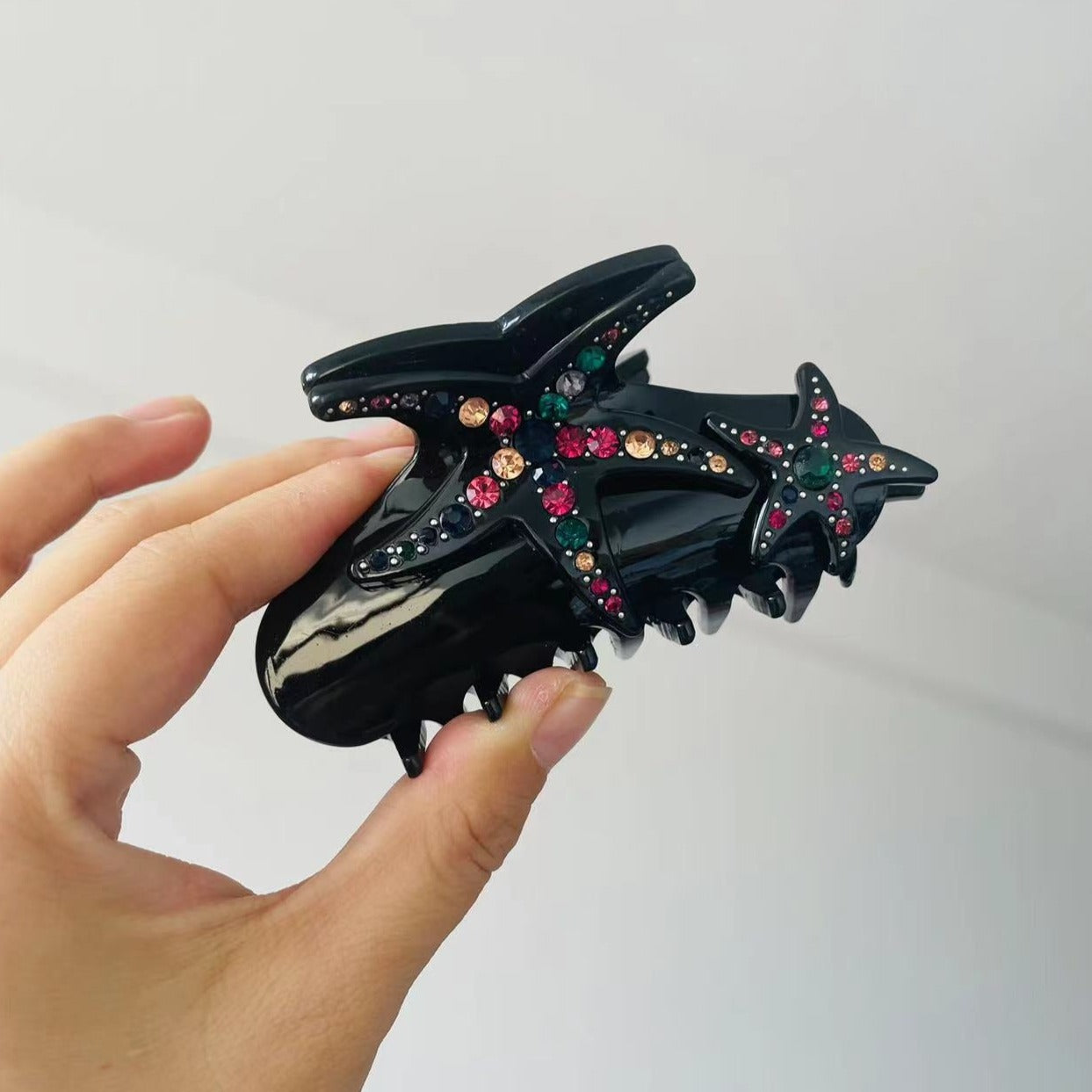 Starfish claw Within colored diamond