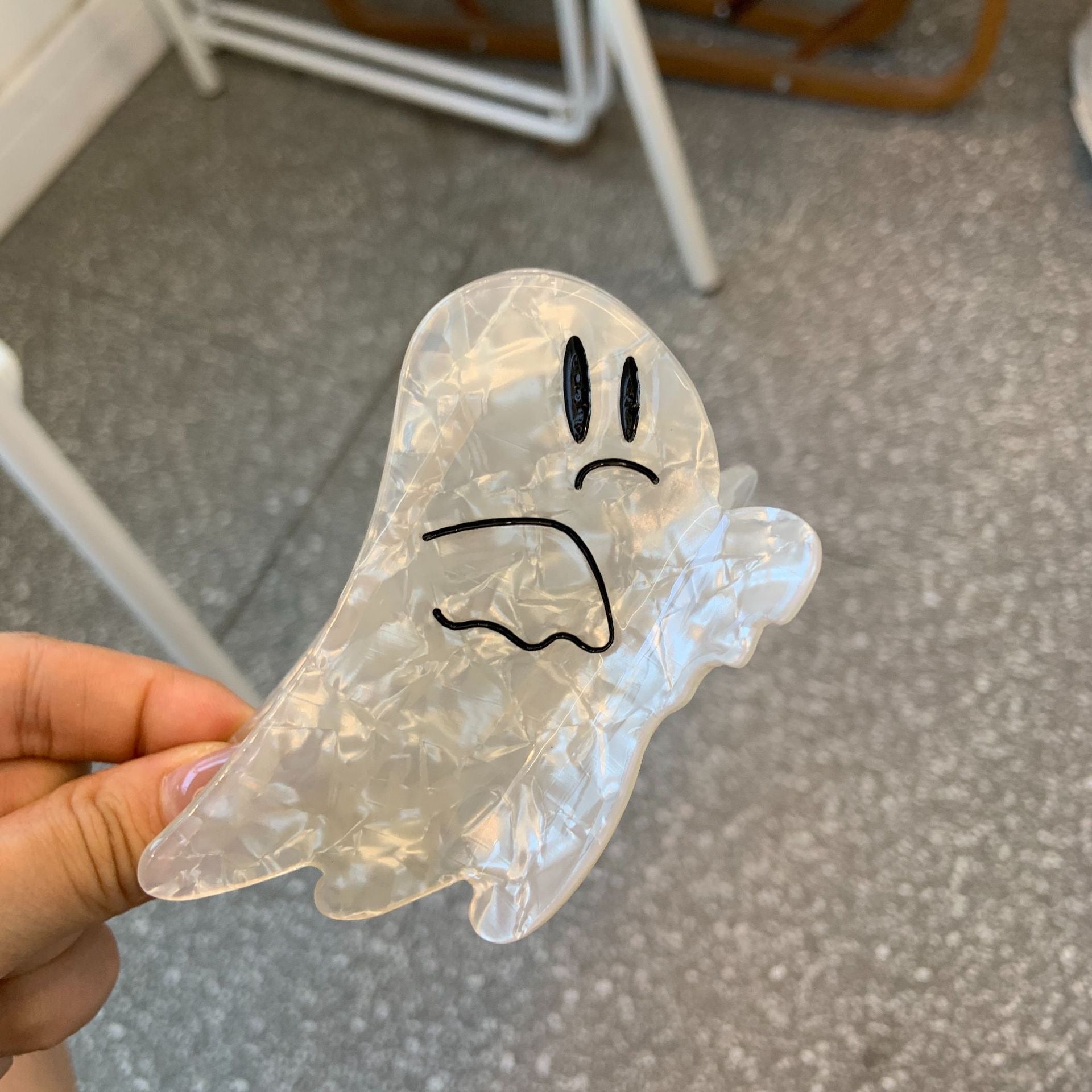 👻 Sad ghost claw