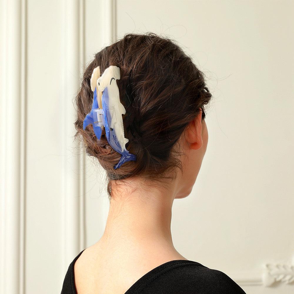 Blue Hammerhead shark claw within luminous