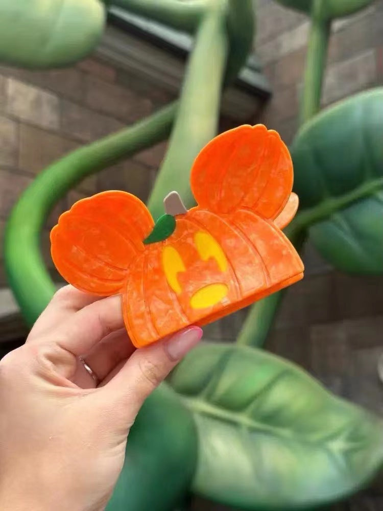 pumpkin lantern claw