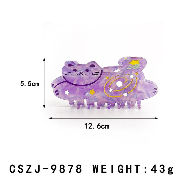 Mysterious kitten hair claw