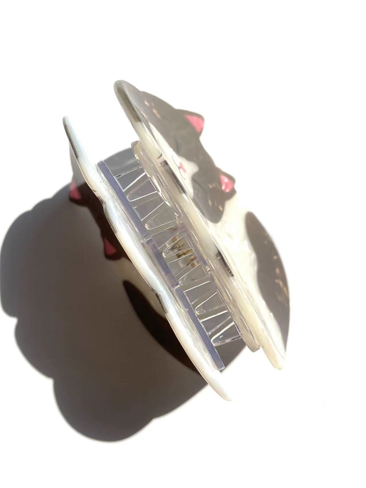 Garfield claw within smoke color