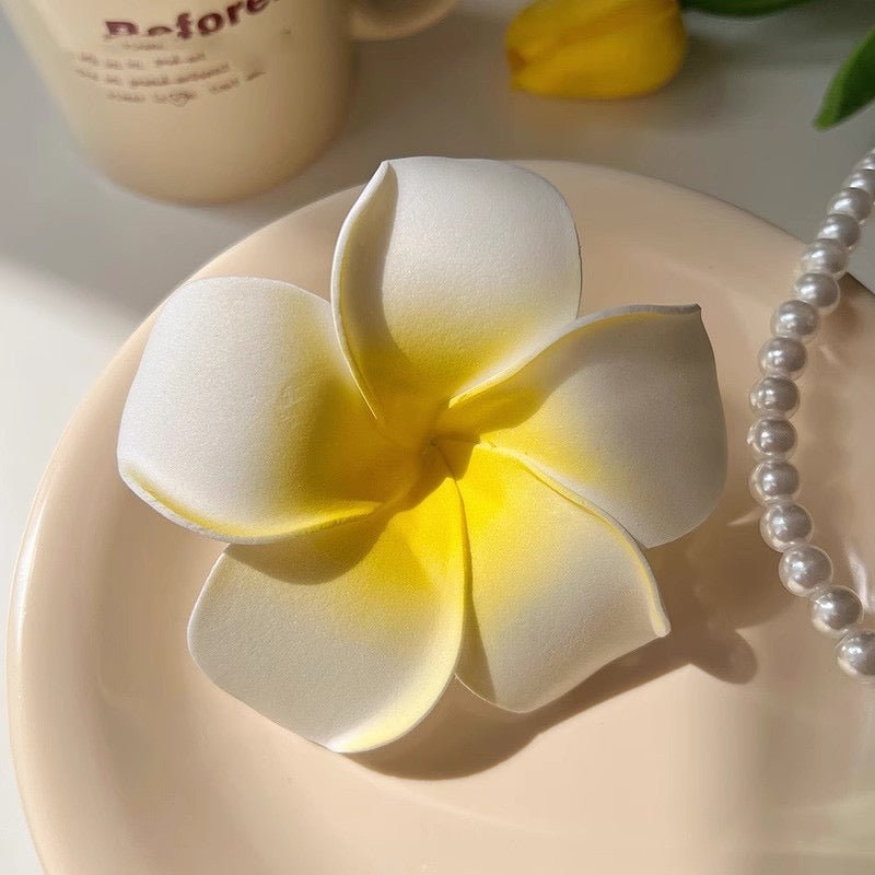 Frangipani clip