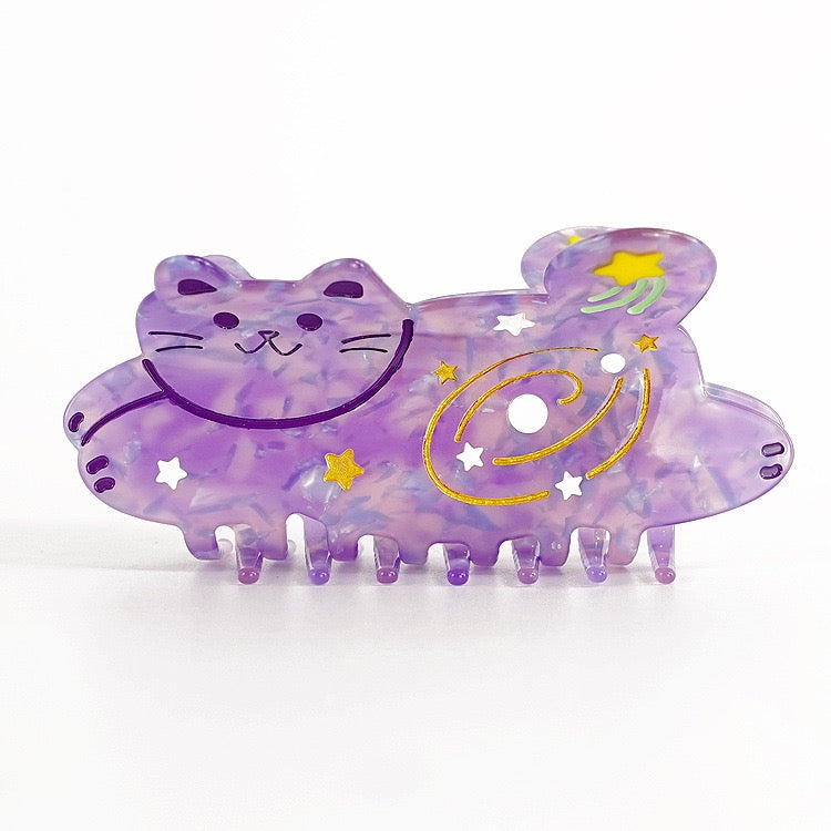 Mysterious kitten hair claw