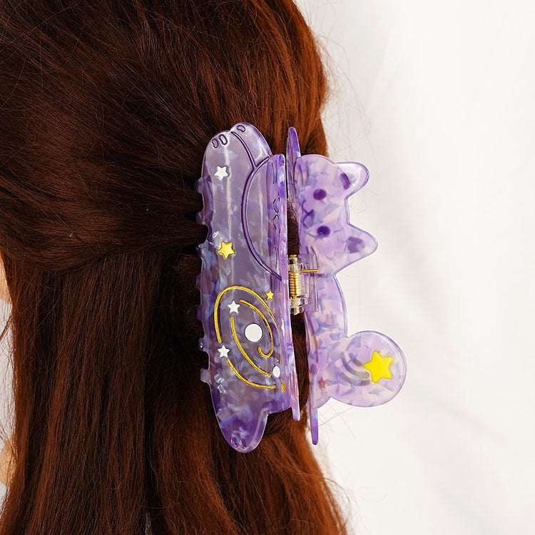 Mysterious kitten hair claw