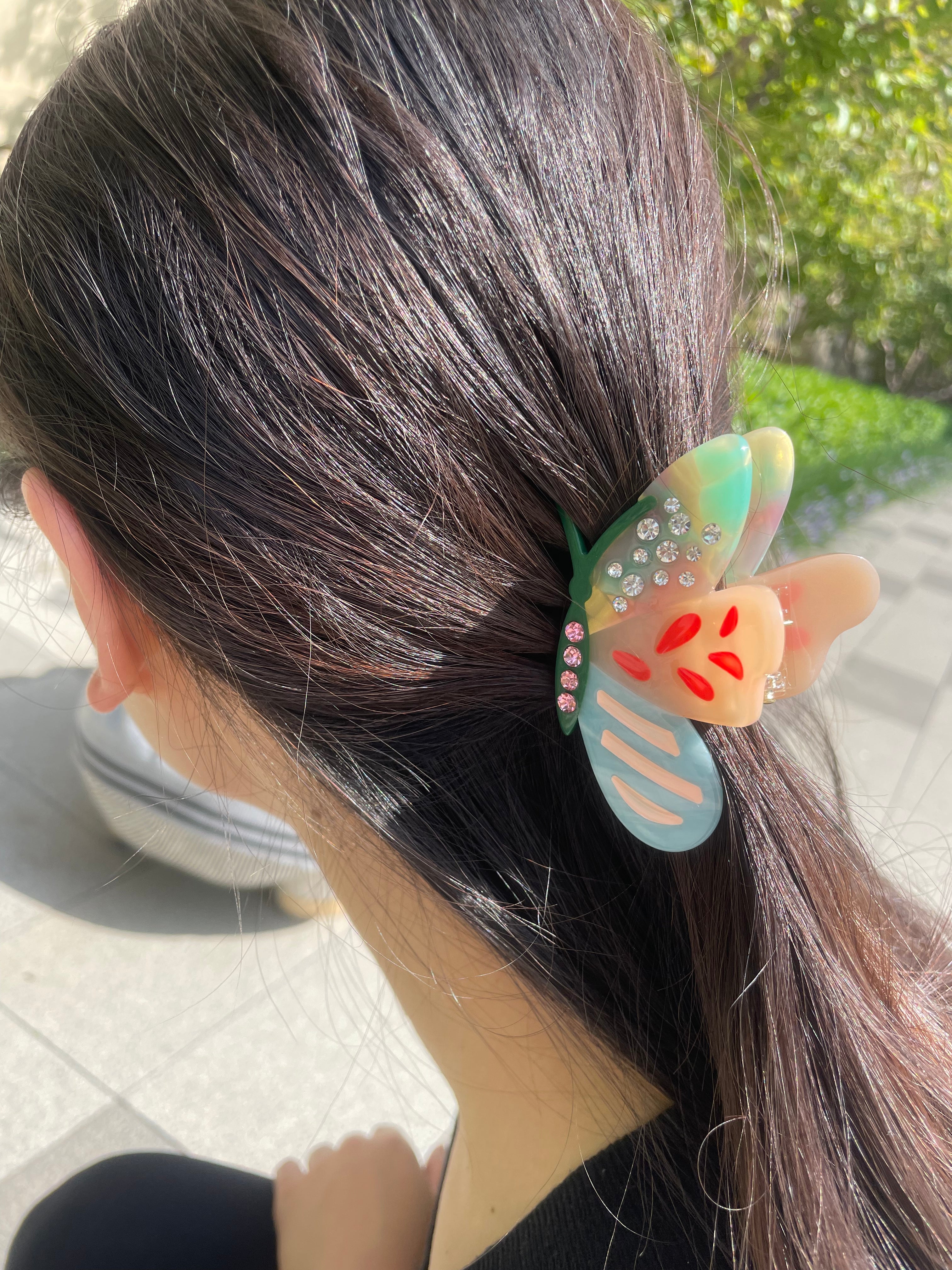 Sugar Butterfly claw within diamond