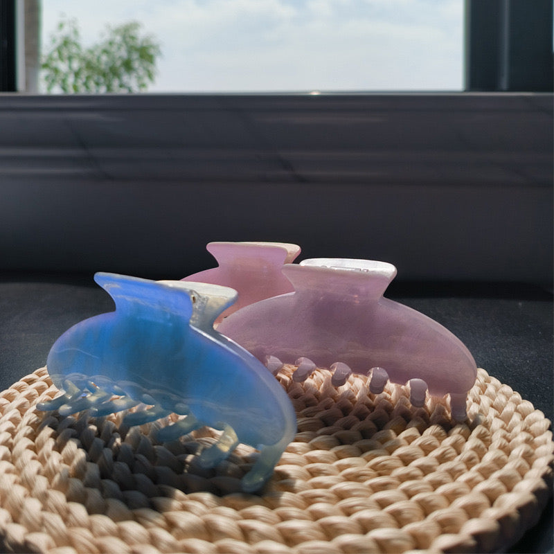 THE NAMEPLATE CUSTOMIZED DISCOLORATION CLAW