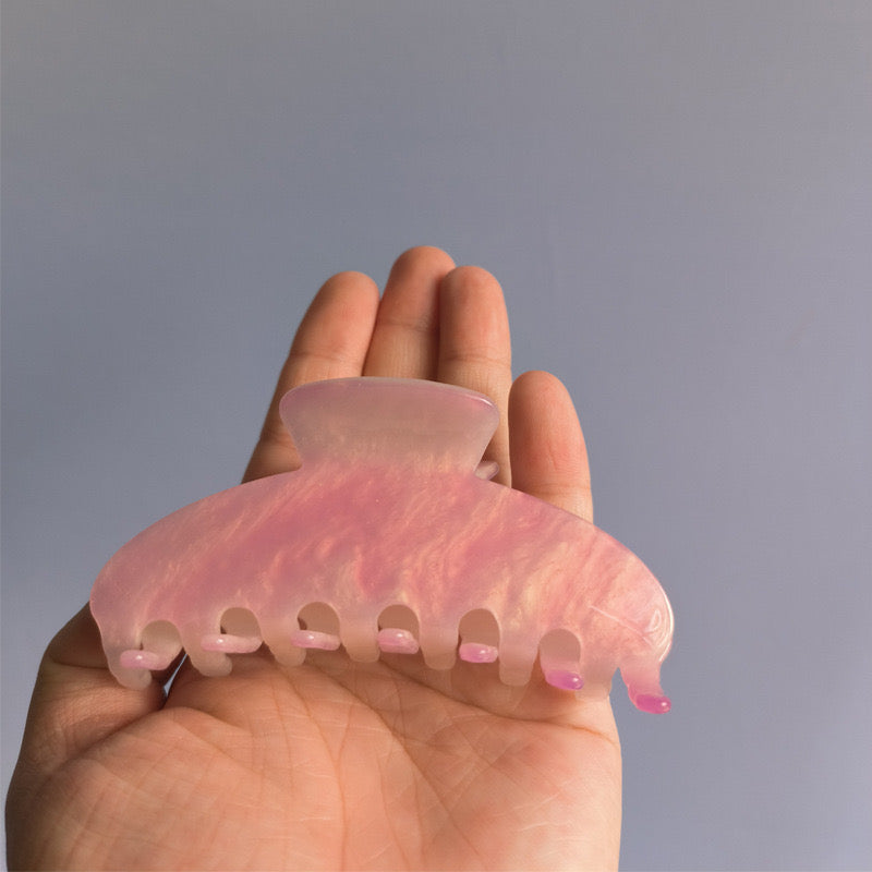 THE NAMEPLATE CUSTOMIZED DISCOLORATION CLAW