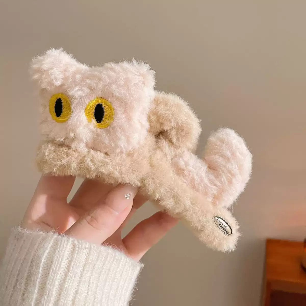 winter cat hair claw