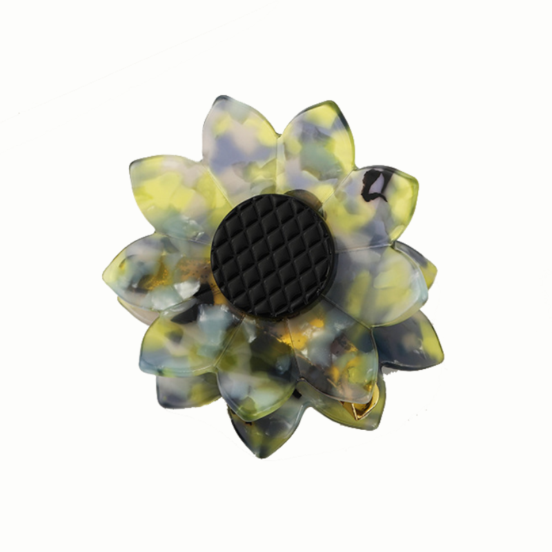 sunflower claw within Green