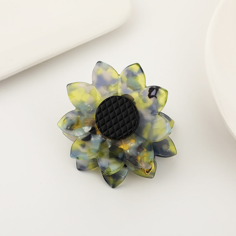 sunflower claw within Green