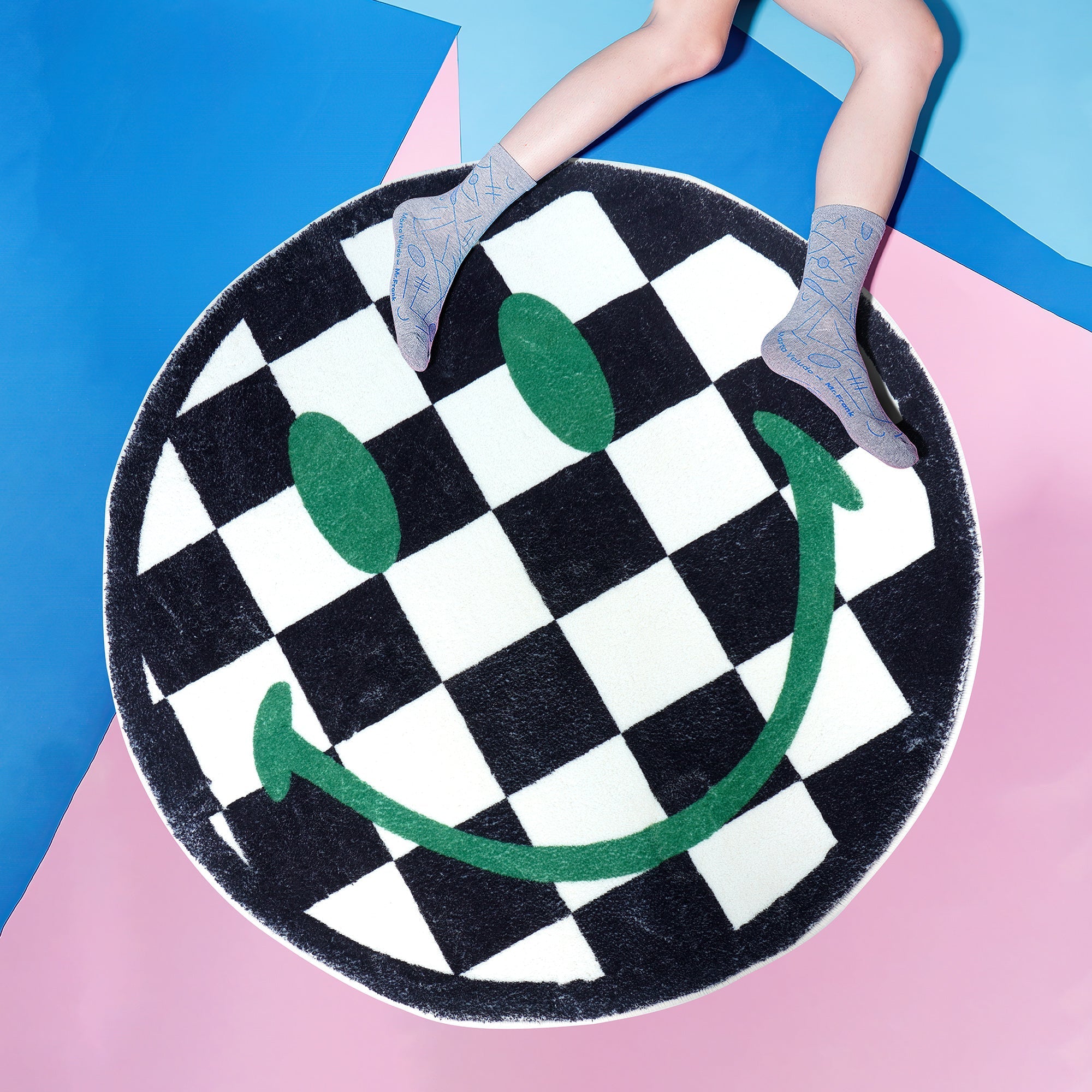 Waffle smiley Round Rug