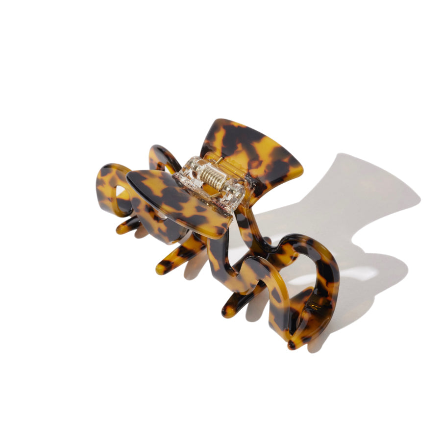 Caterpillar Claw in Tea