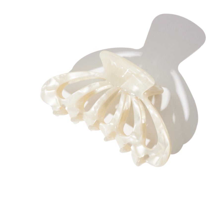 The French Claw in Cream