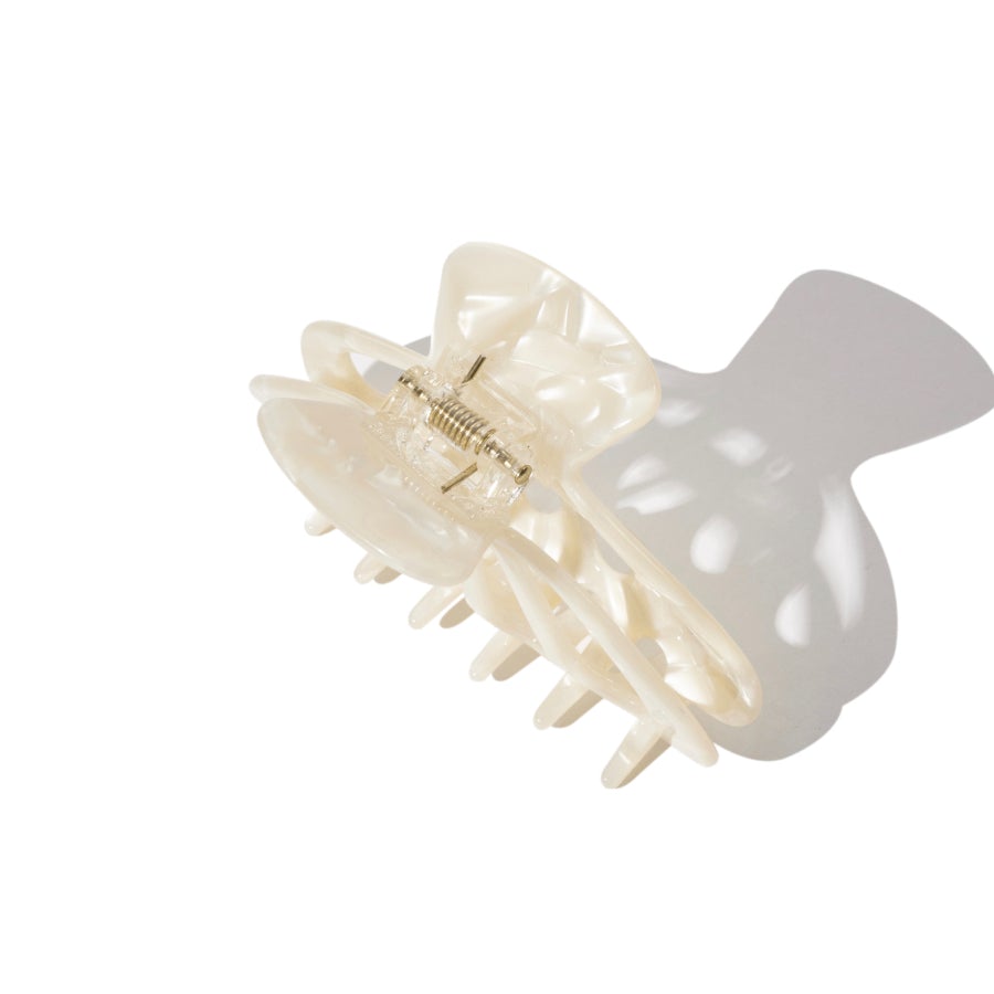 The French Claw in Cream