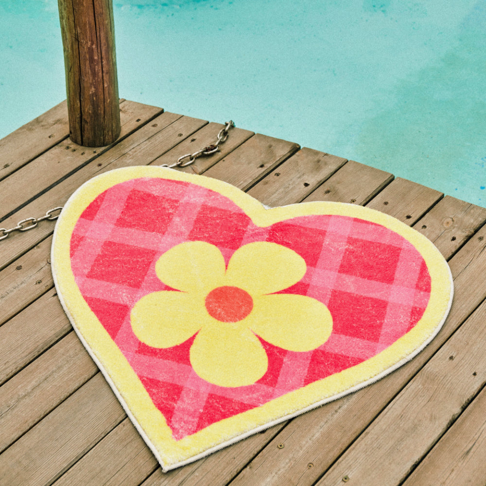 La Fleur Plaid Heart Rug