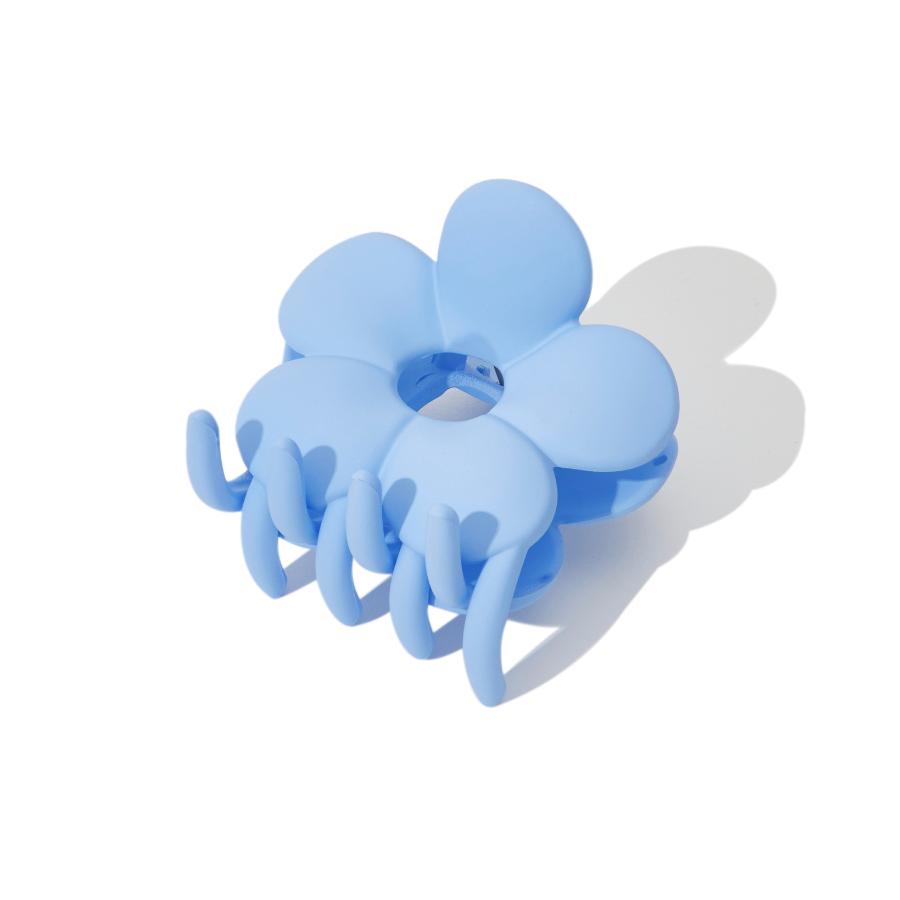 Dolores Claw in Blueberry