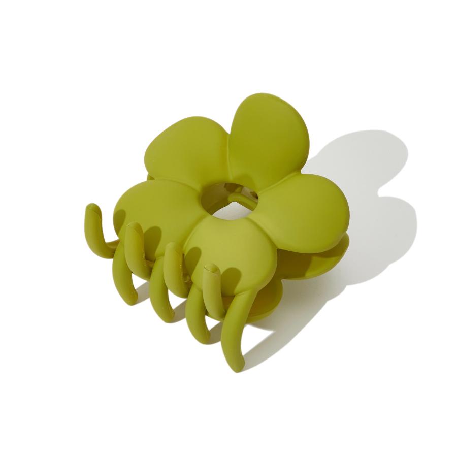 Dolores Claw in Matcha