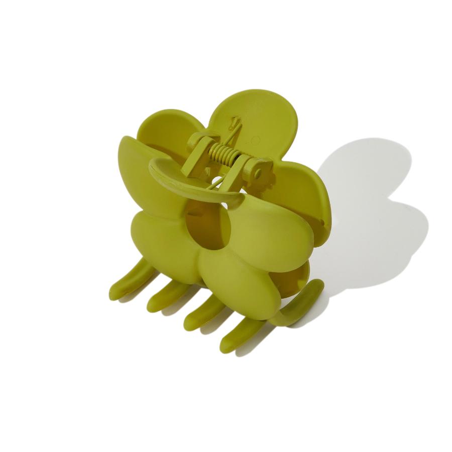 Dolores Claw in Matcha