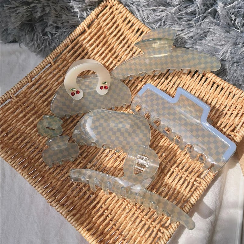 Carry-on Claw in Cherry