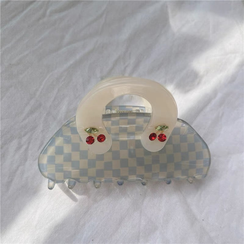 Carry-on Claw in Cherry