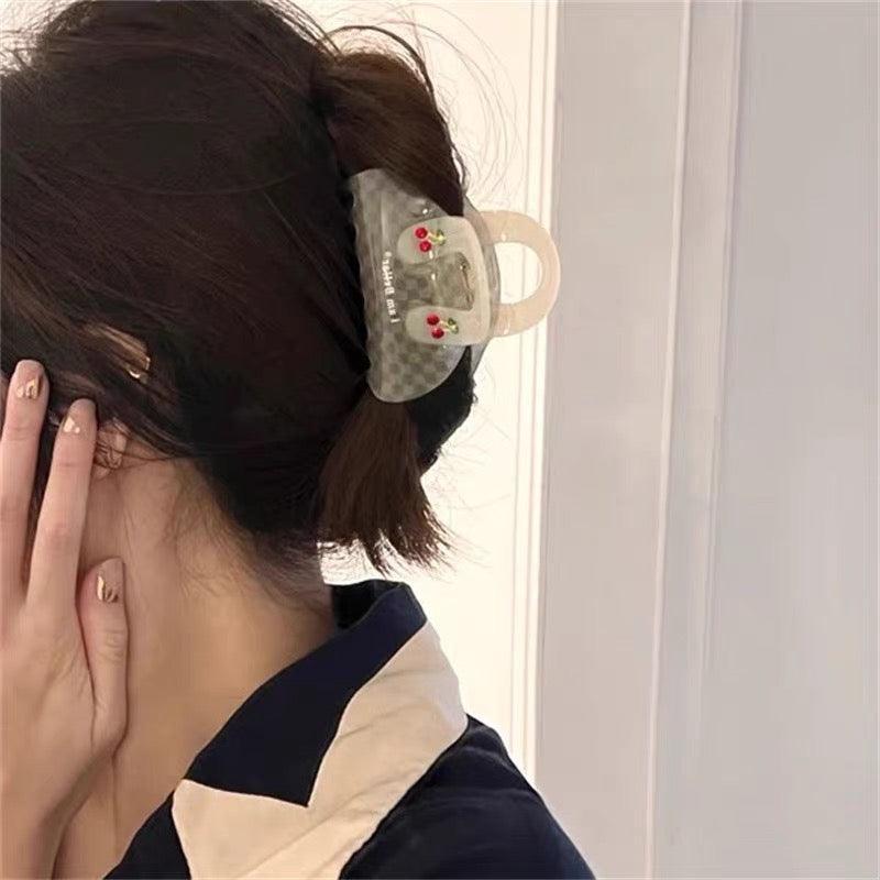 Carry-on Claw in Cherry