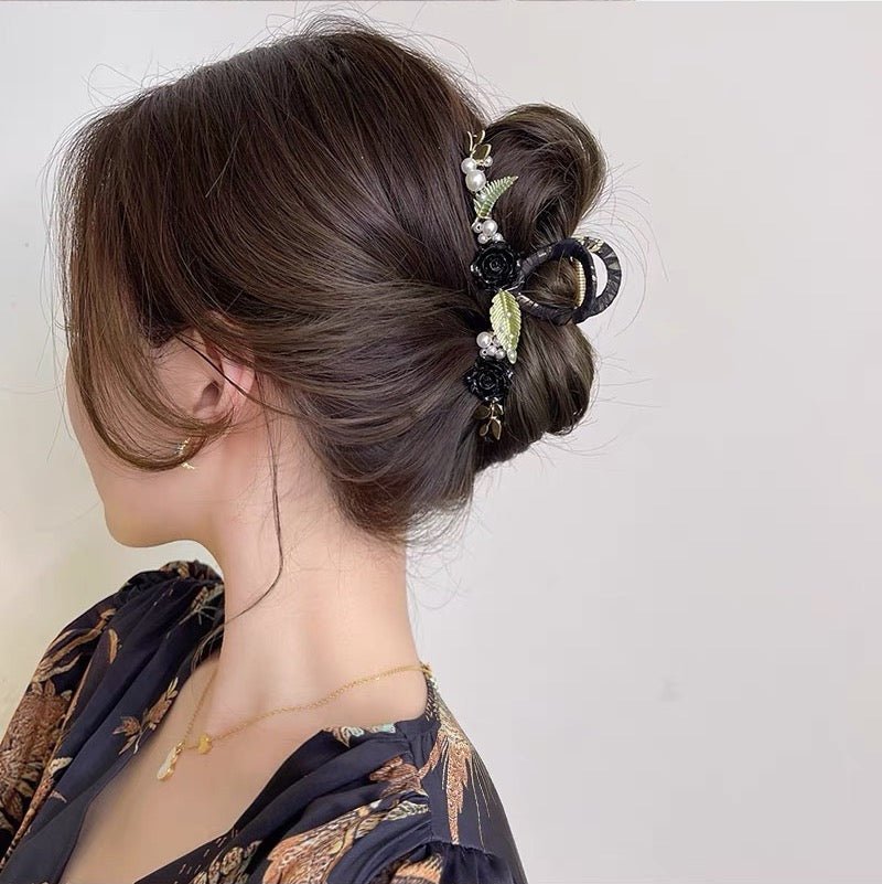 Black Rose Pearl Claw