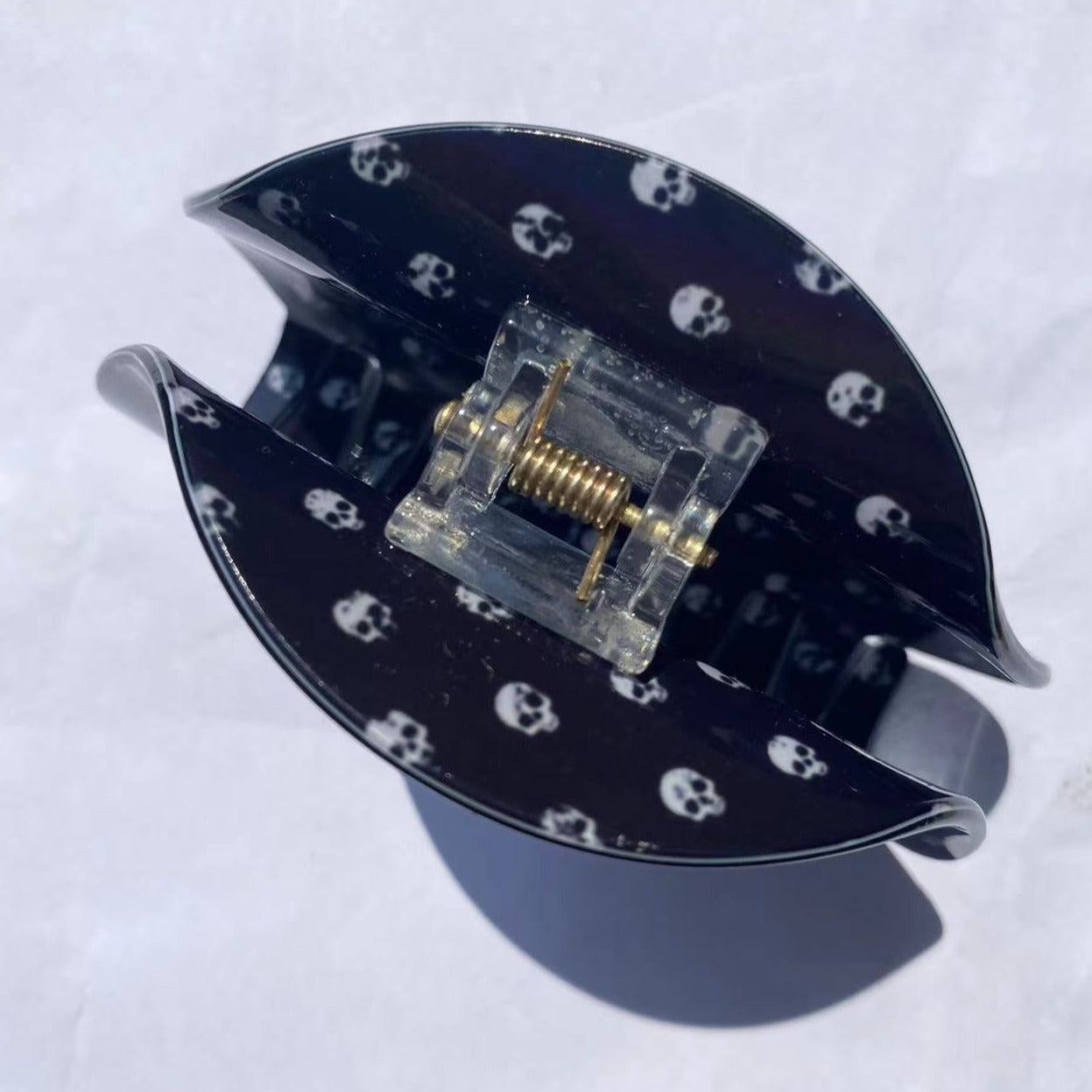 semicircle claw within kid