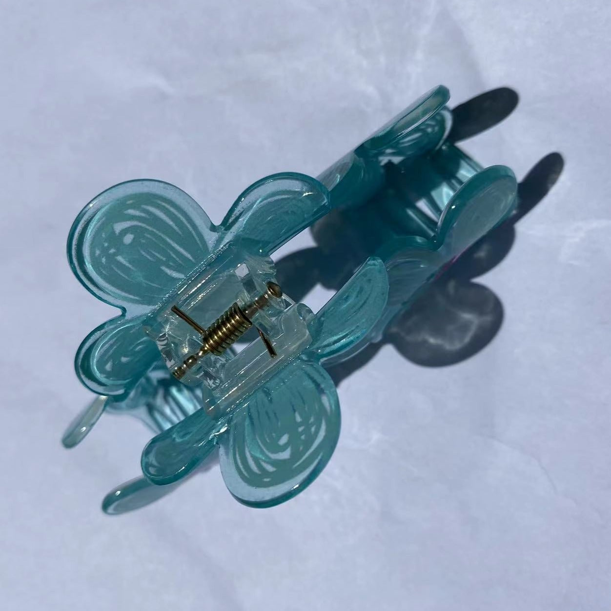 daisy Claw within blue