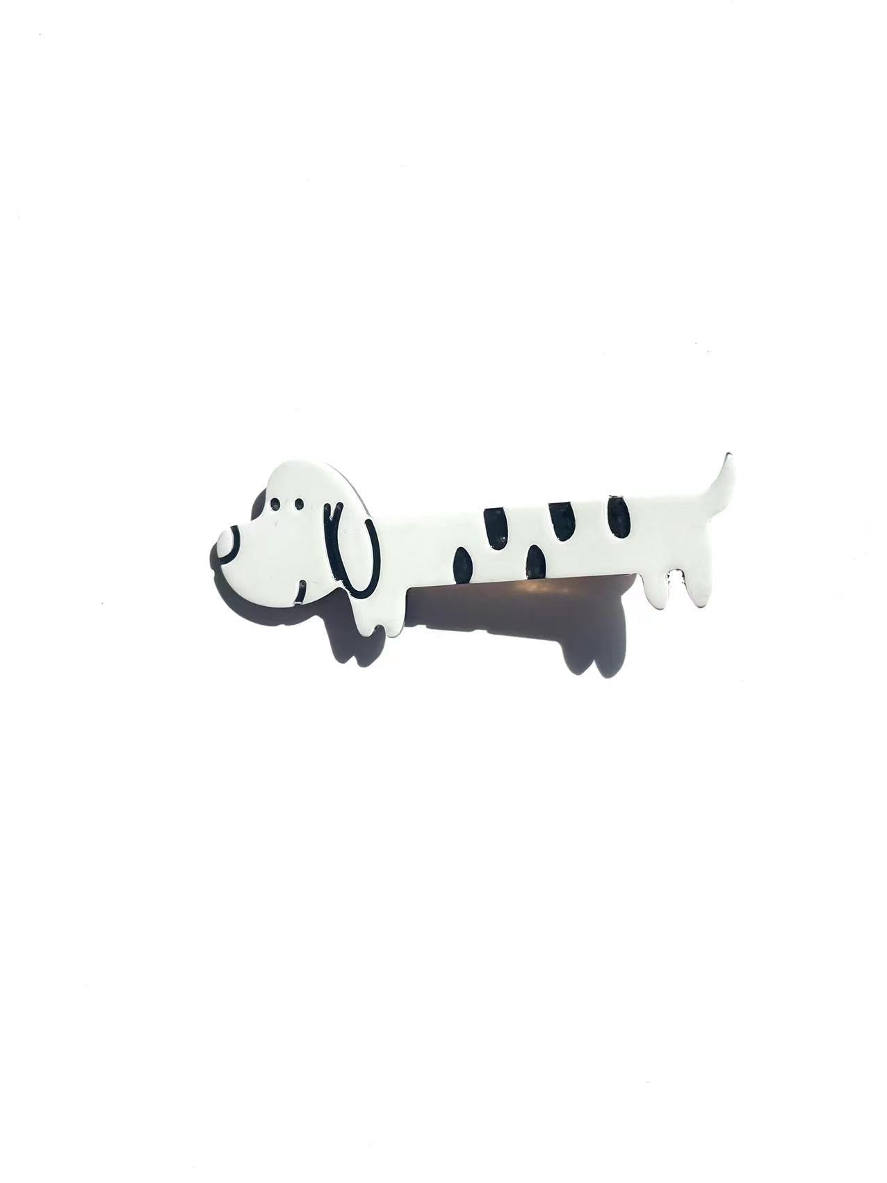 BROWN CURIOUS DOG CLIP