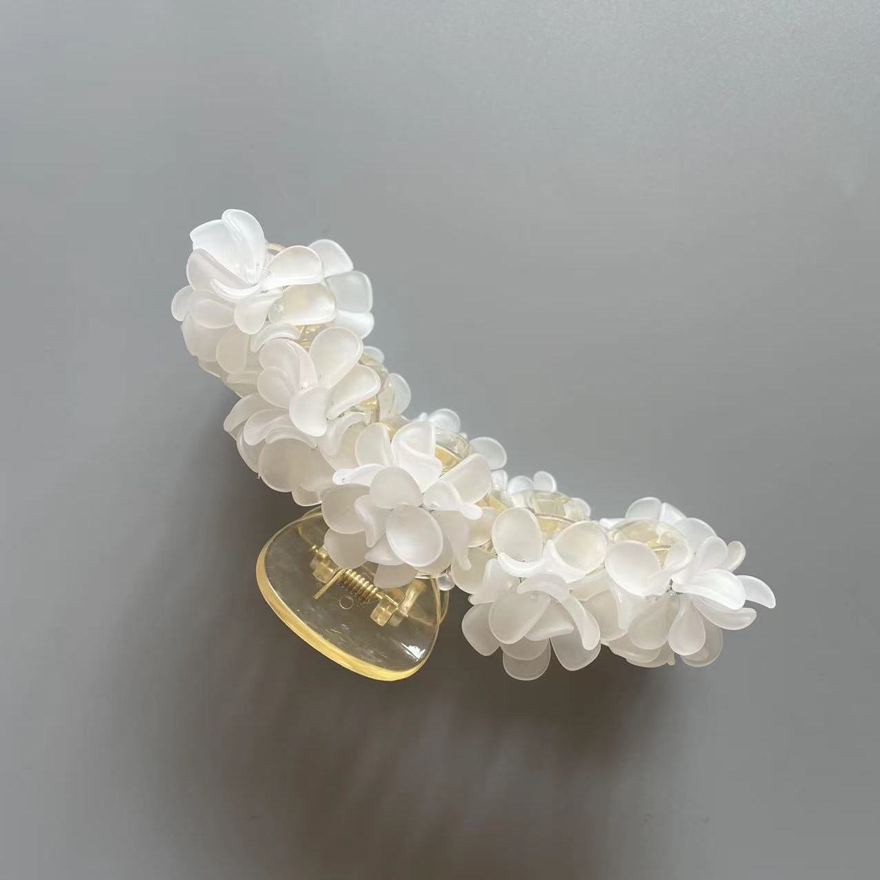 Double Petals White Flowers Claw