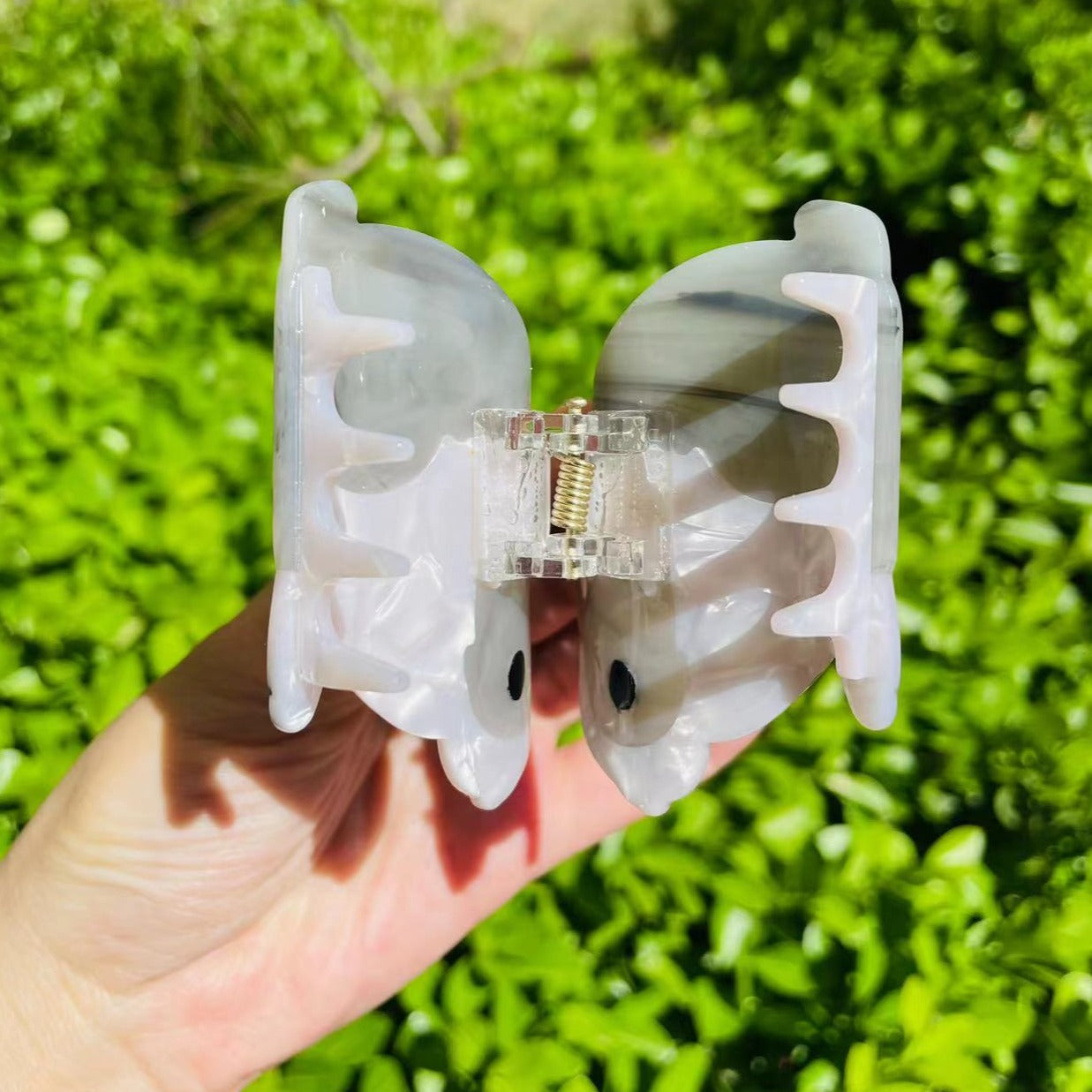 little gray rabbit claw