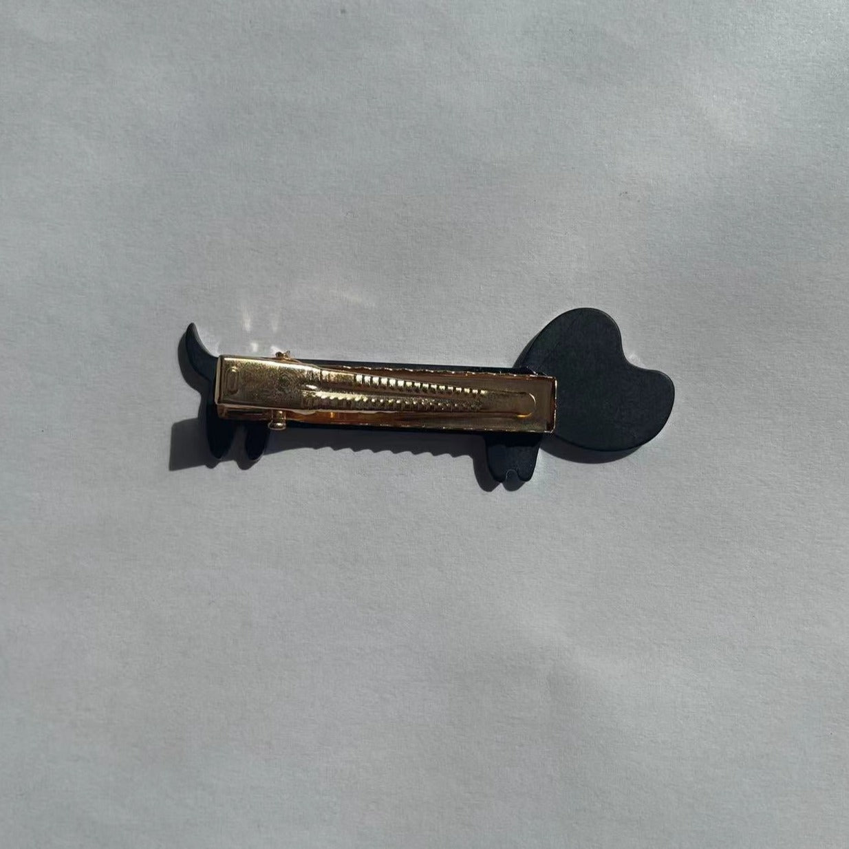 BLACK CURIOUS DOG CLIP