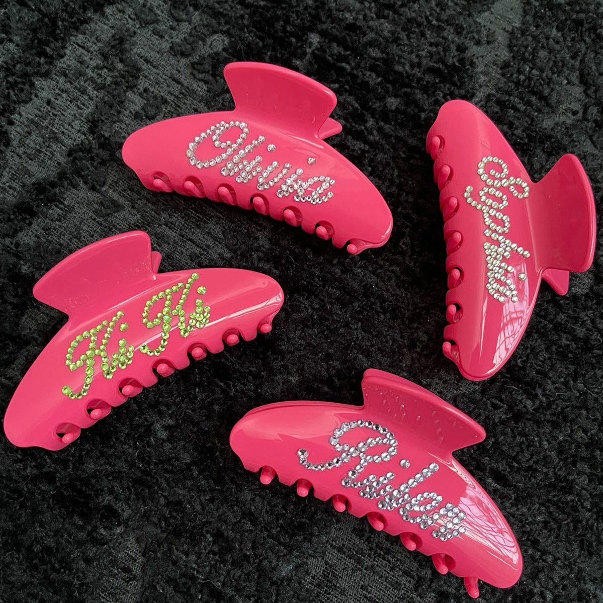 THE NAMEPLATE CUSTOMIZED CLAW IN HOT PINK