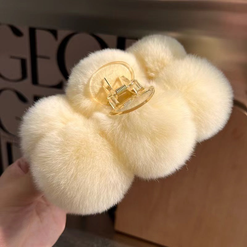 Fur Ball Claw in cream