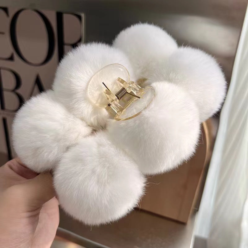 Fur Ball Scrunchie in white