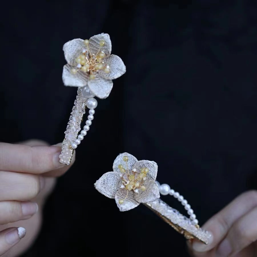 Knit Flower Hair Clip