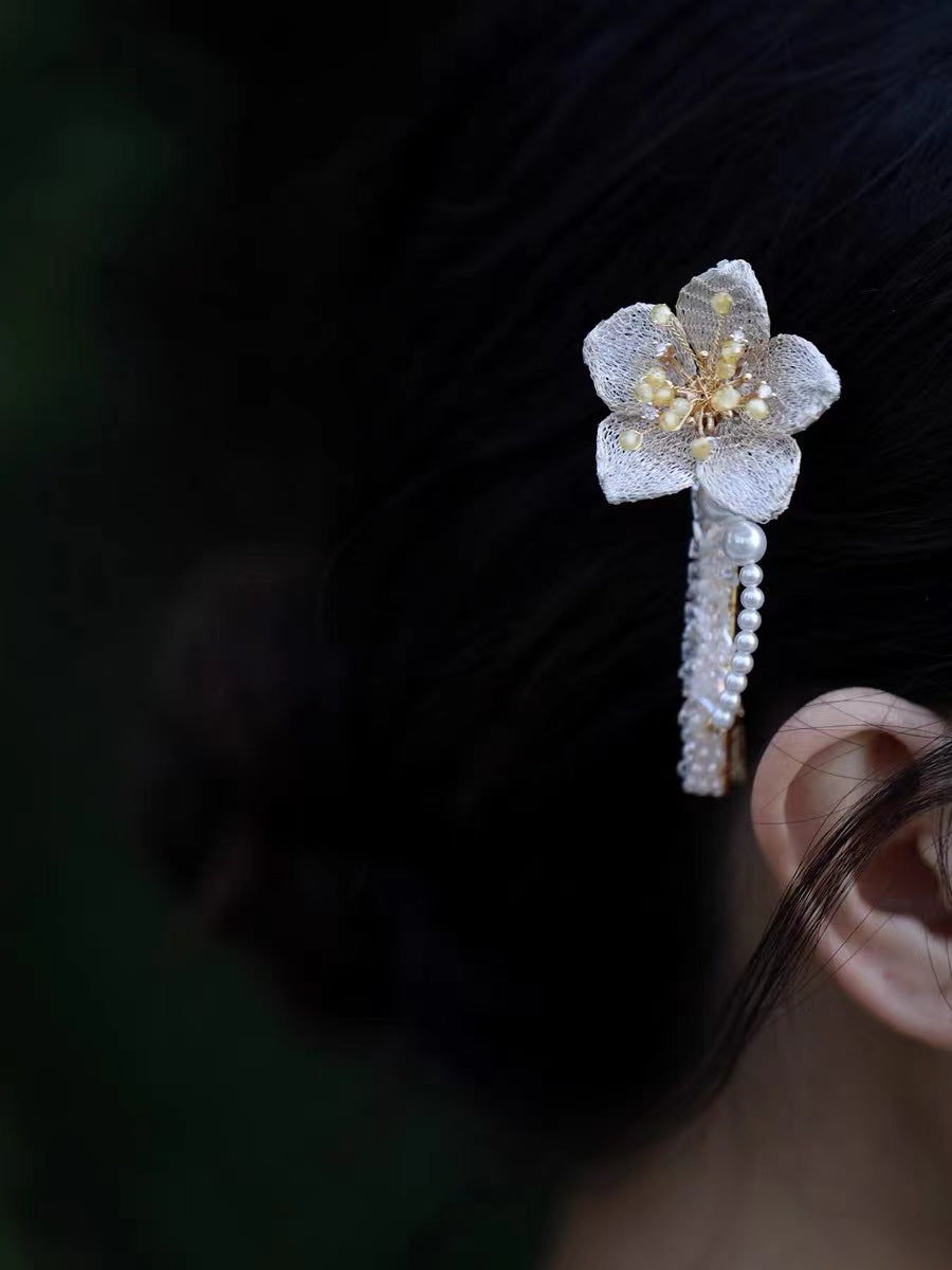 Knit Flower Hair Clip