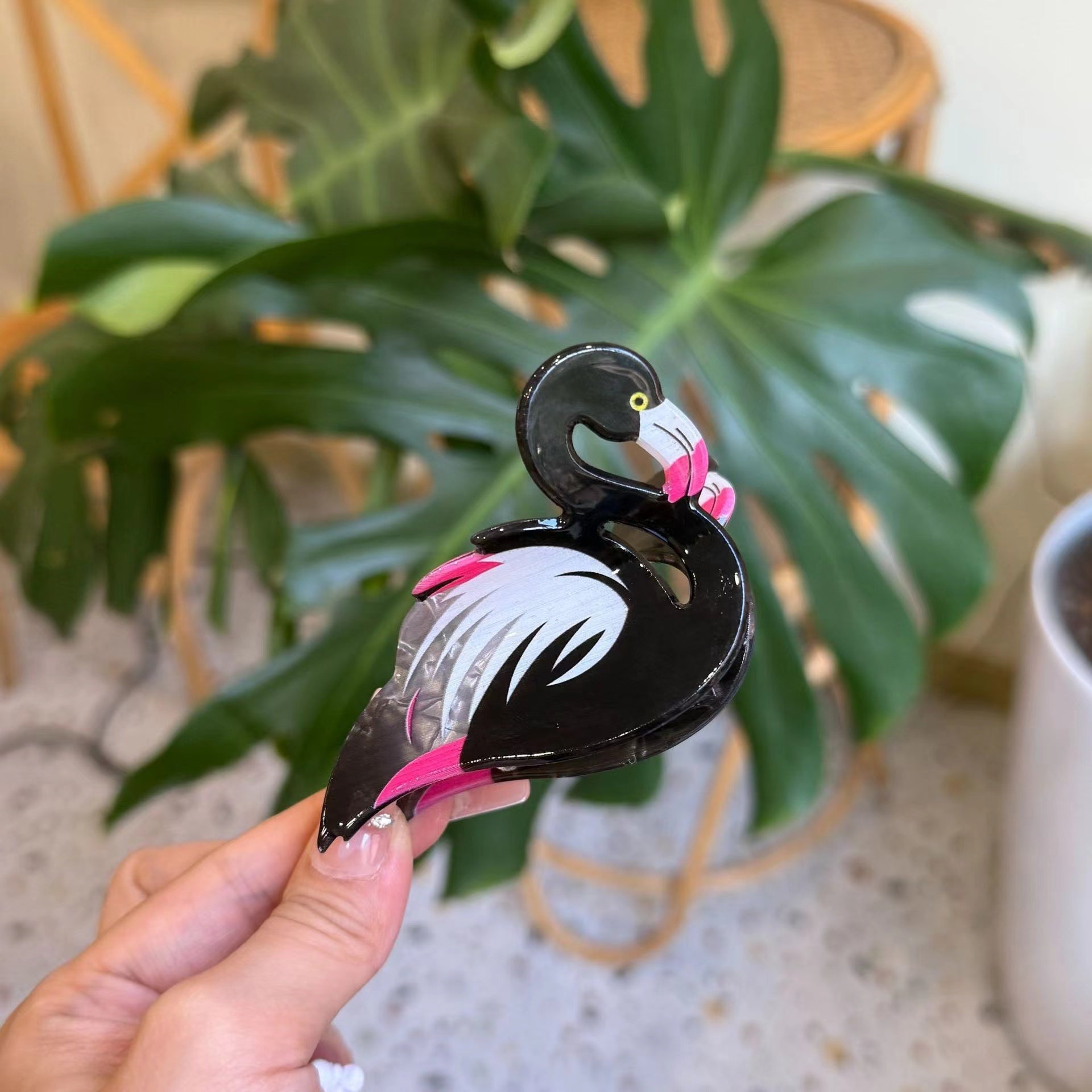 Flamingo claw in black