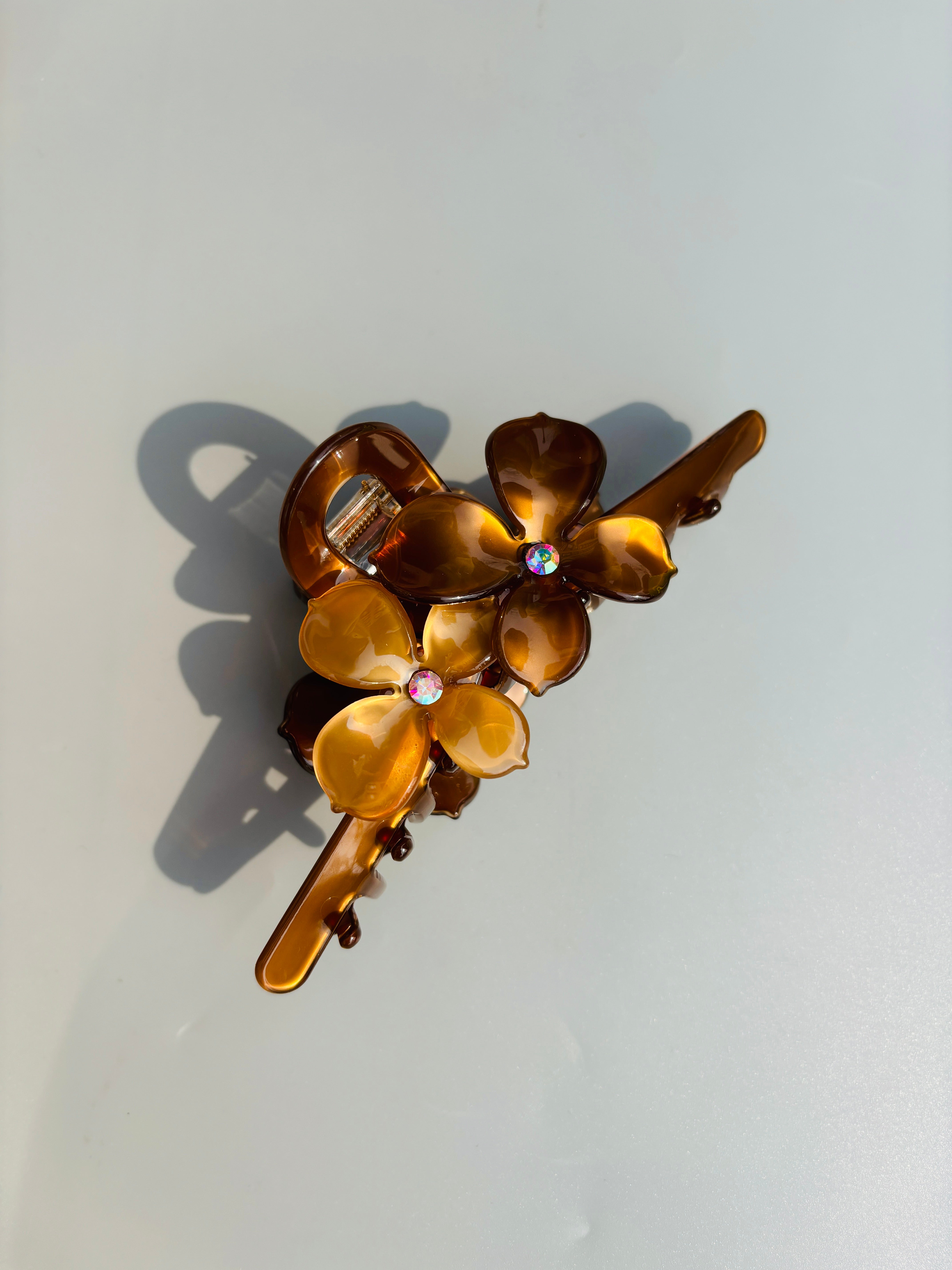 Elegant flowers hair claw within Brown