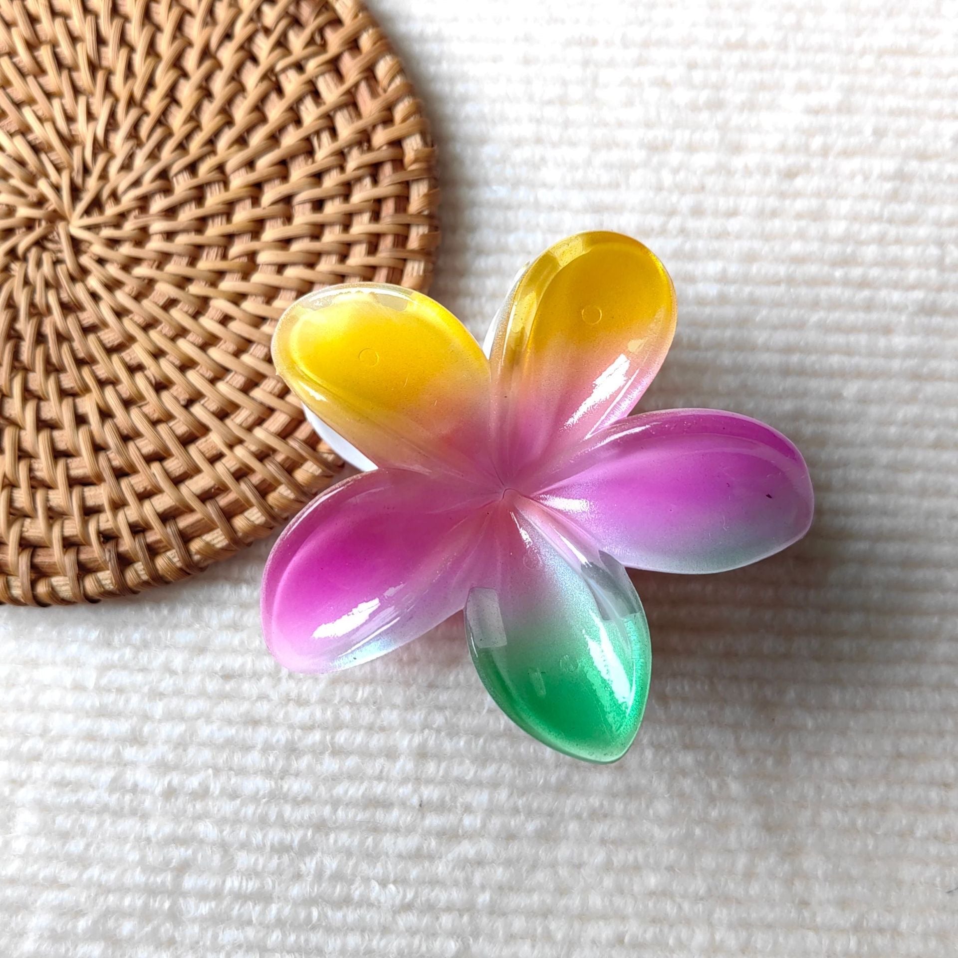 Frangipani Flower Claw In Green/Pink/Yellow