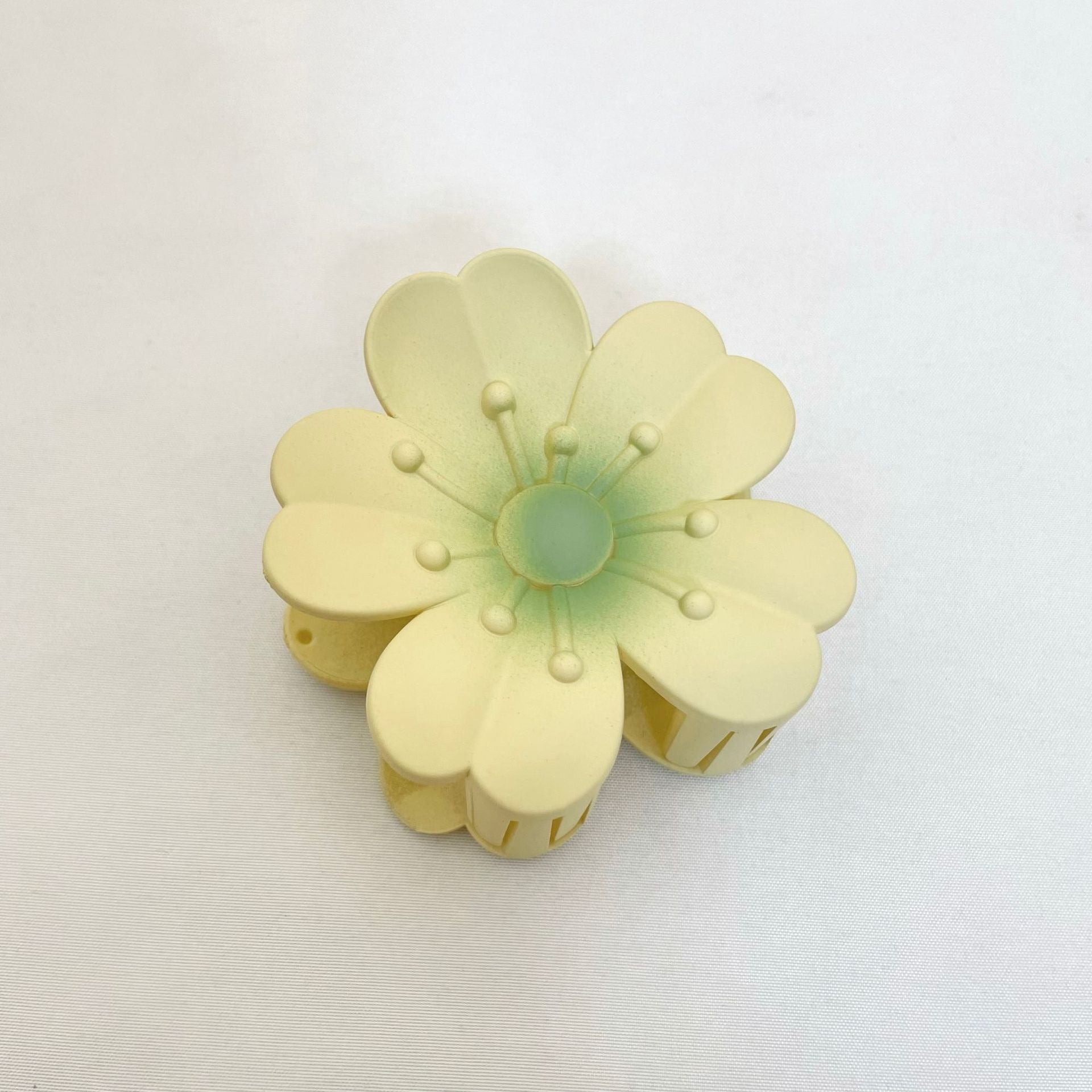 Matte Five-petaled Frangipani Flower Claw