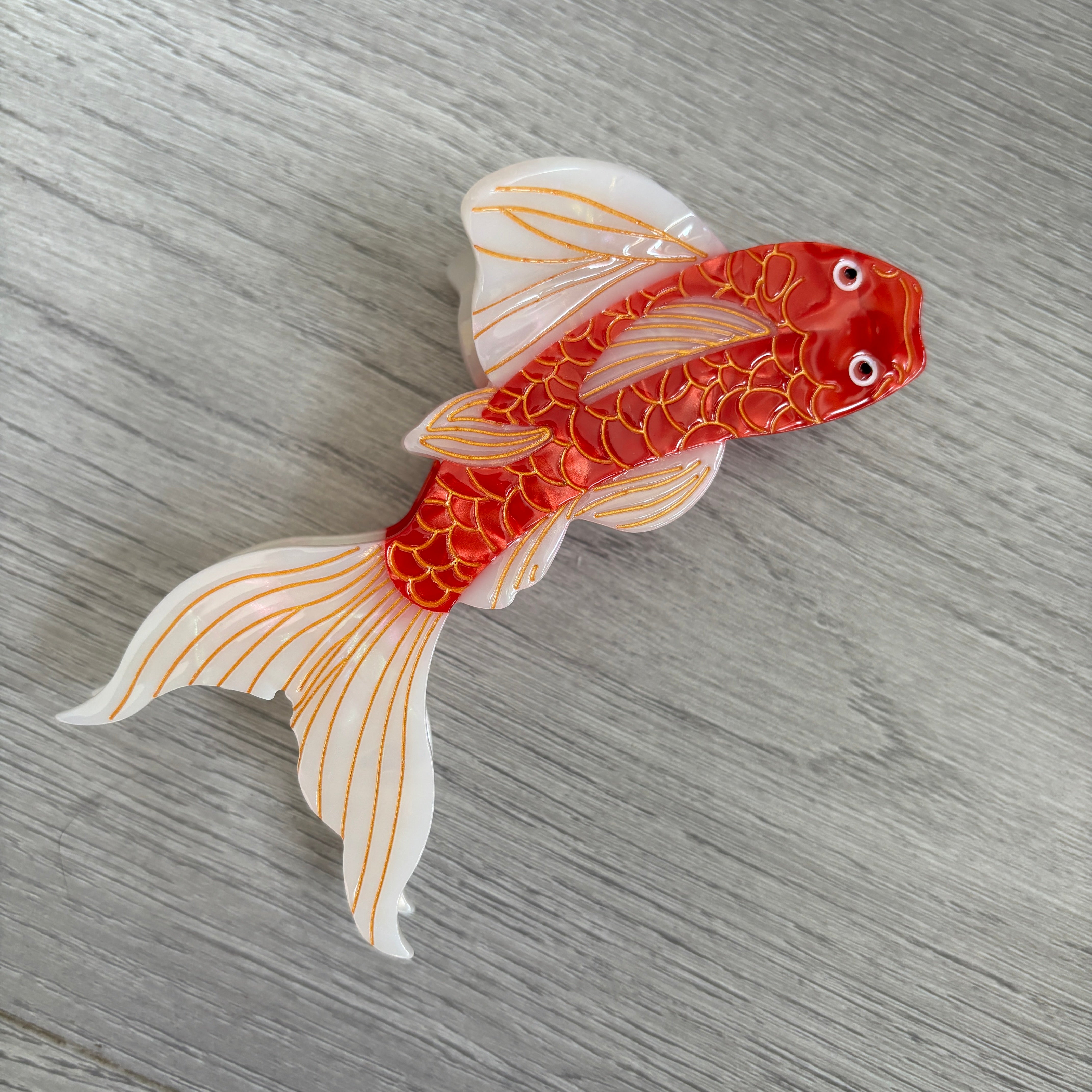 Apple koi hair claw